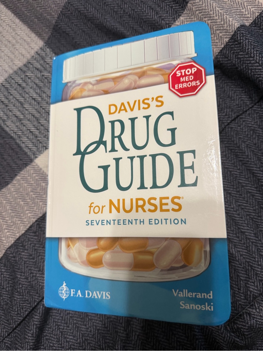 Davis's Drug Guide for Nurses (Blue) - Seventeenth Edition